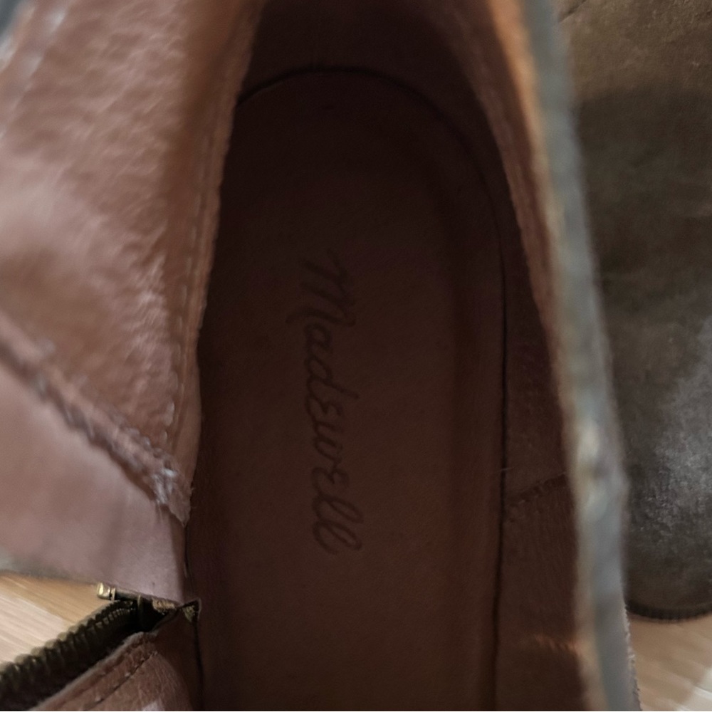 Madewell Janice Suede Bootie in darkest olive - Picture 2 of 8